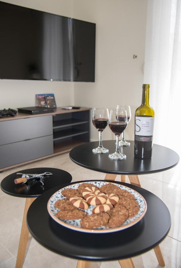 Center Manolia Dream 3 Bedroom Apartment 100M Away From The Beach Khania Eksteriør bilde