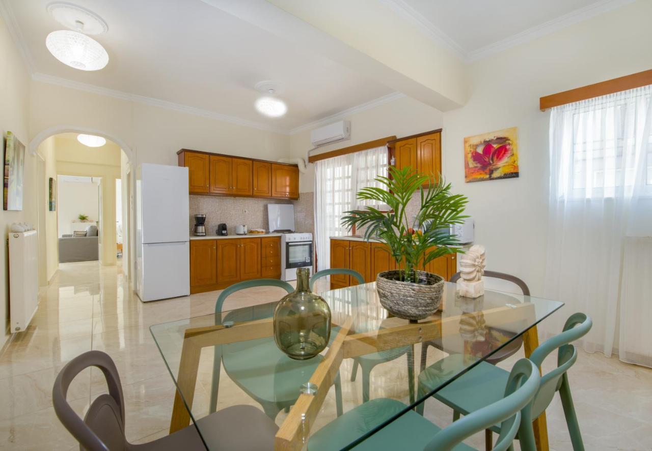 Center Manolia Dream 3 Bedroom Apartment 100M Away From The Beach Khania Eksteriør bilde